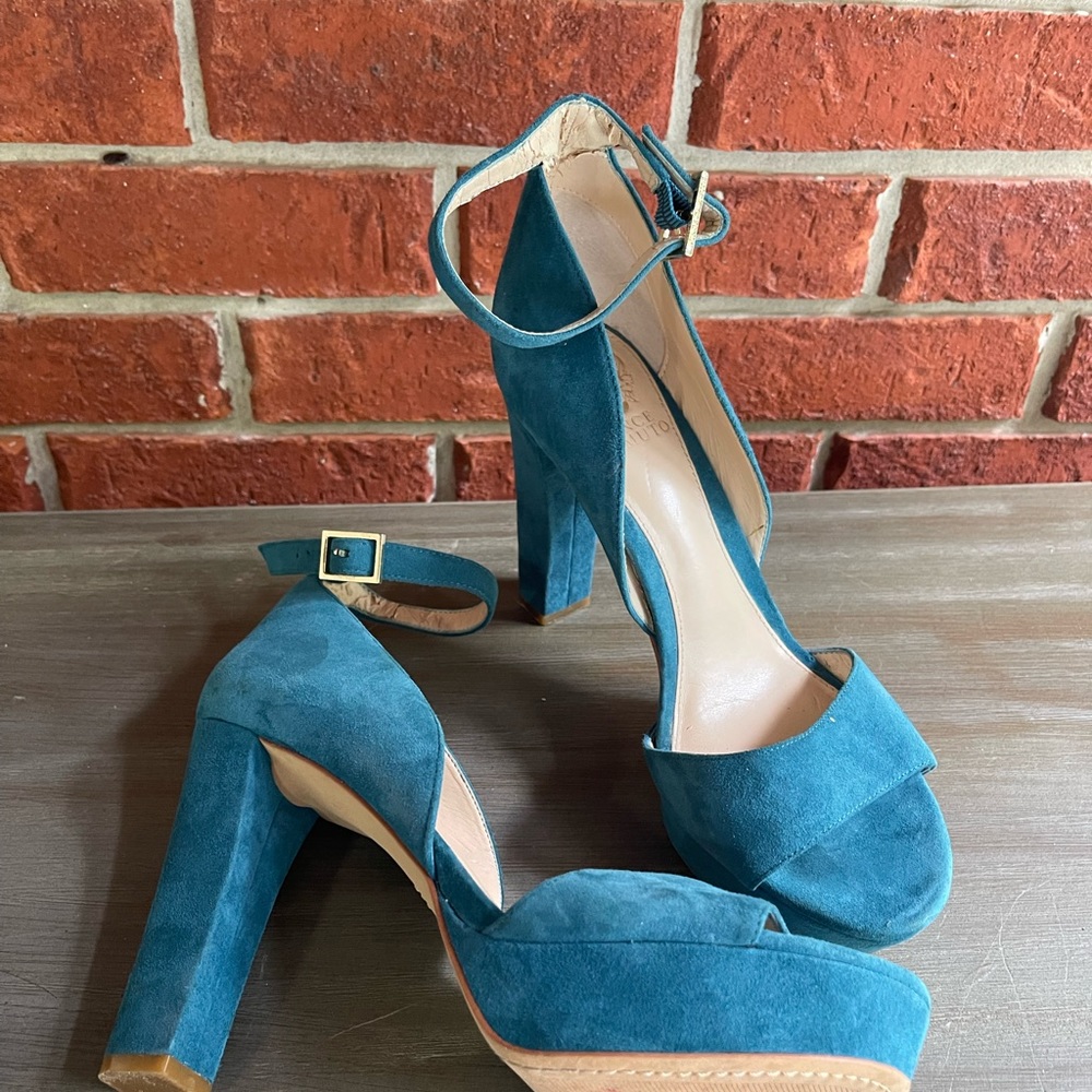 🌞Vince Camuto Suede Platform Heels